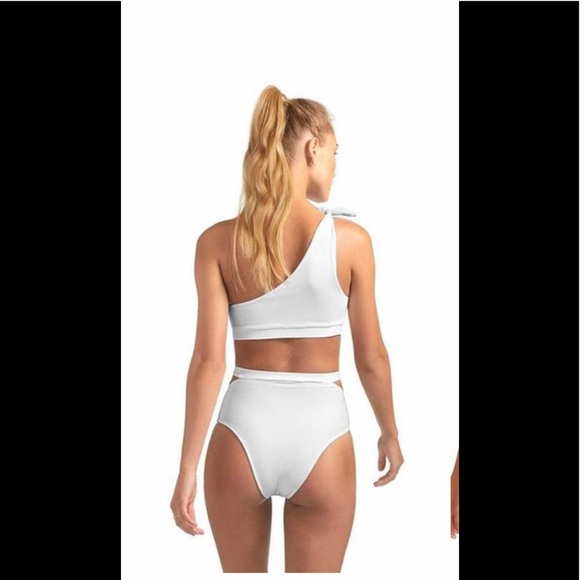 🔥 Clearance NWT Vitamin A Two Piece Swimsuit - Picture 2 of 14